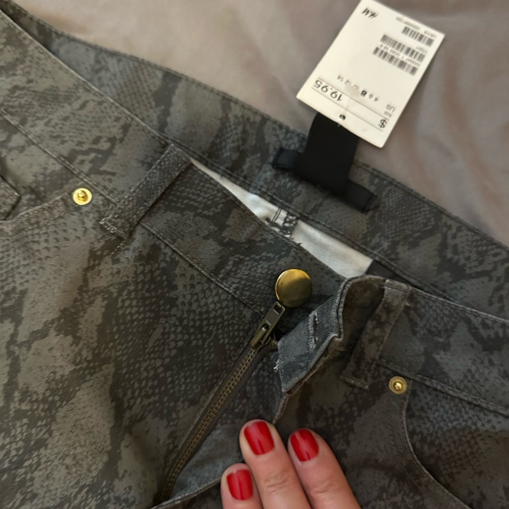 H&M Women’s size 8 Skinny RATTLESNAKE Snakeskin Jeans - Picture 8 of 9